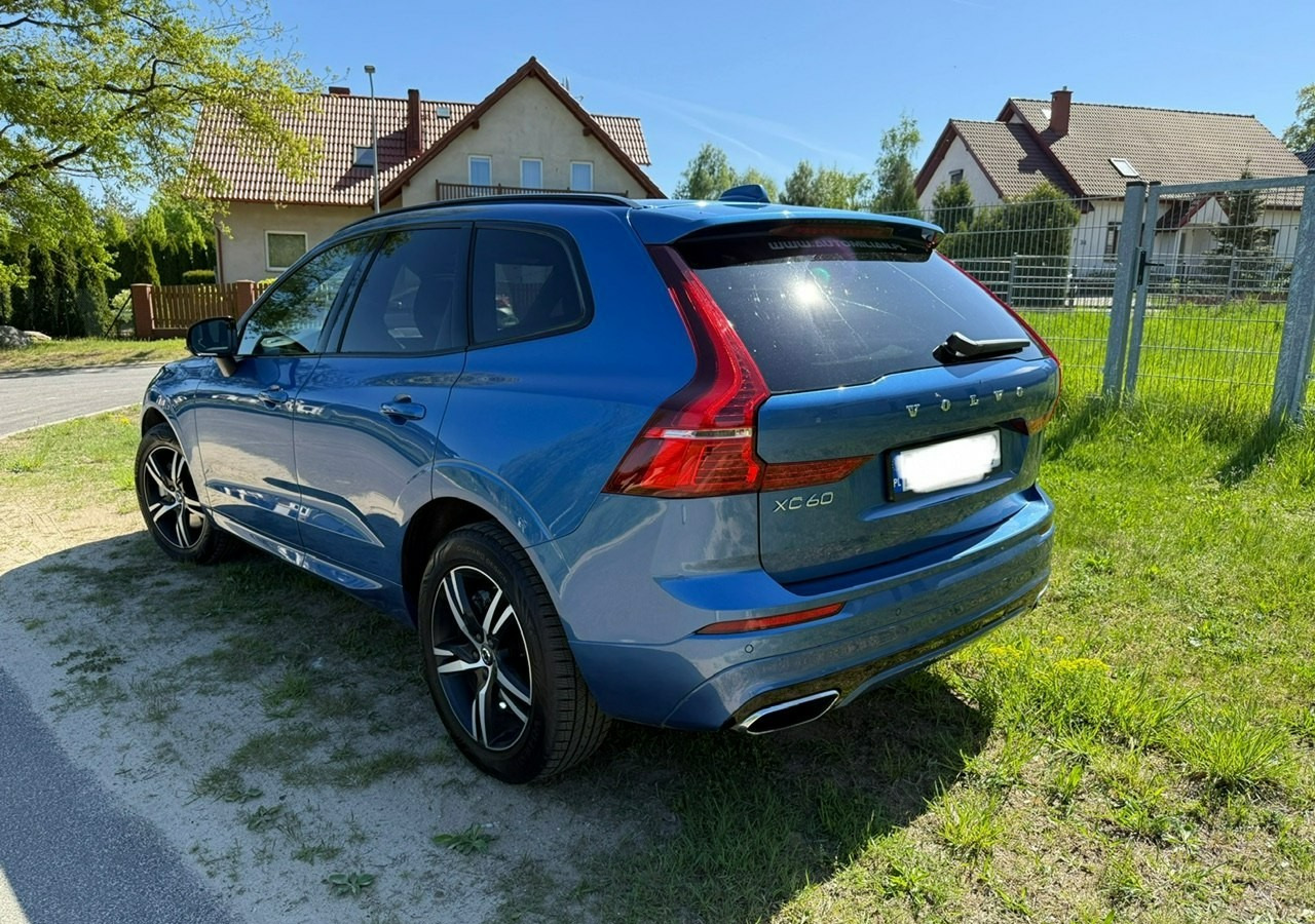 Volvo XC60 II XC60 R-design 2.0D5 235KM Automat Navi Kamery360 Panorama HAK Harman - SUV: φωτογραφία 4 Volvo XC60 II XC60 R-design 2.0D5 235KM Automat Navi Kamery360 Panorama HAK Harman - SUV: φωτογραφία 4