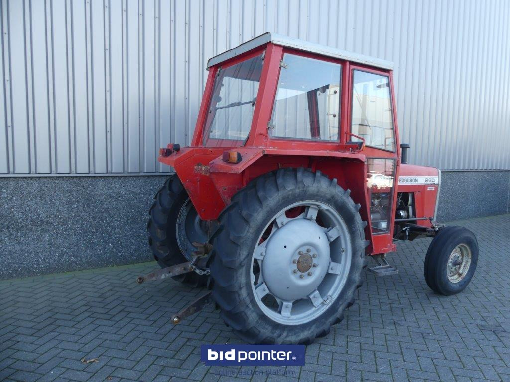 Massey Ferguson 260 with 4226 Hours and powersteering - Τρακτέρ: φωτογραφία 2 Massey Ferguson 260 with 4226 Hours and powersteering - Τρακτέρ: φωτογραφία 2