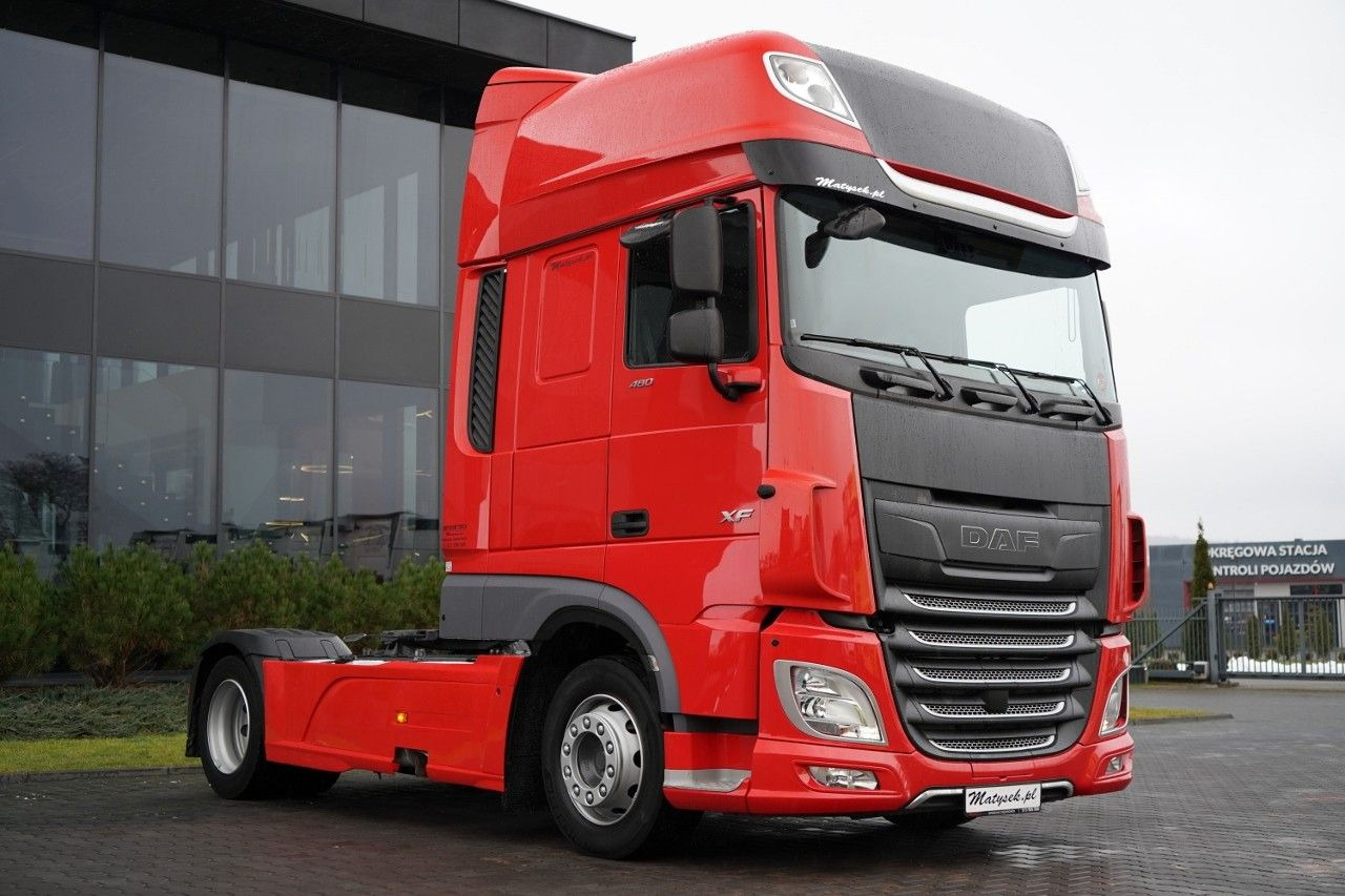 DAF XF 480 / LOW DECK / SUPER SPACE CAB / MEGA / 202 - Τράκτορας: φωτογραφία 1 DAF XF 480 / LOW DECK / SUPER SPACE CAB / MEGA / 202 - Τράκτορας: φωτογραφία 1