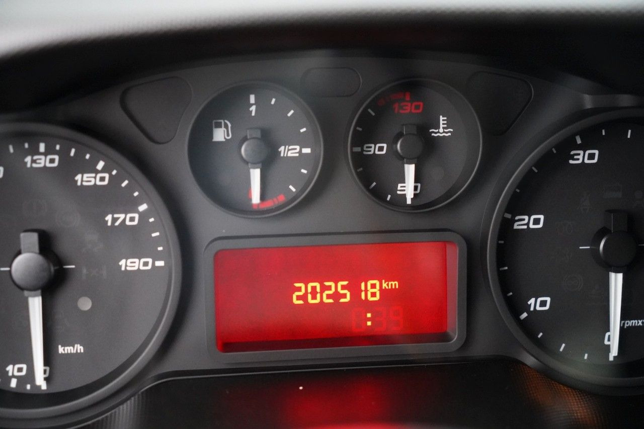 Επαγγελματικό αυτοκίνητο ψυγείο Iveco DAILY 35-140 / CHŁODNIA / AGREGAT PULSOR 400 / W: φωτογραφία 45 Επαγγελματικό αυτοκίνητο ψυγείο Iveco DAILY 35-140 / CHŁODNIA / AGREGAT PULSOR 400 / W: φωτογραφία 45