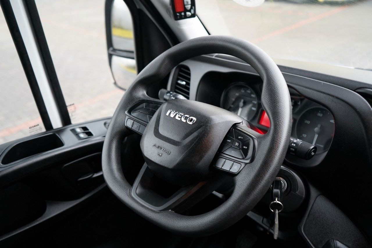 Επαγγελματικό αυτοκίνητο ψυγείο Iveco DAILY 35-140 / CHŁODNIA / AGREGAT PULSOR 400 / W: φωτογραφία 33 Επαγγελματικό αυτοκίνητο ψυγείο Iveco DAILY 35-140 / CHŁODNIA / AGREGAT PULSOR 400 / W: φωτογραφία 33