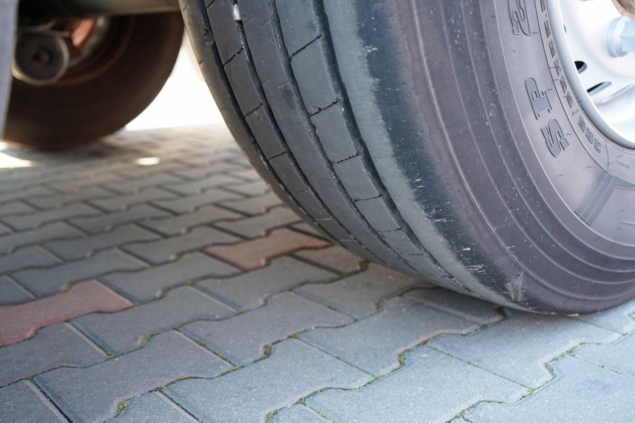 Επικαθήμενο ψυγείο Schmitz Cargobull / CHŁODNIA / THERMO KING SLX 300 / HAKÓWKA / OŚ: φωτογραφία 16 Επικαθήμενο ψυγείο Schmitz Cargobull / CHŁODNIA / THERMO KING SLX 300 / HAKÓWKA / OŚ: φωτογραφία 16