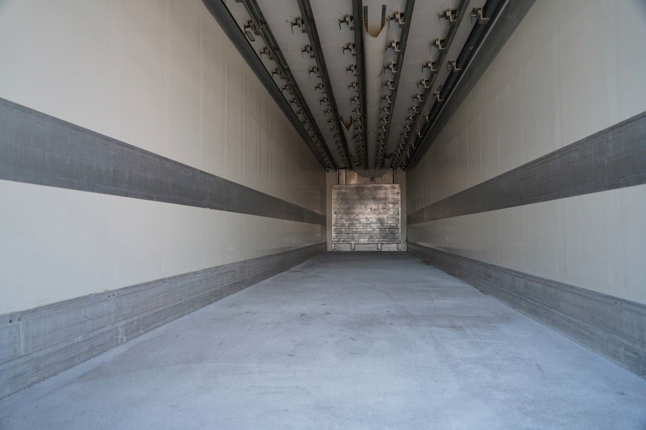 Επικαθήμενο ψυγείο Schmitz Cargobull / CHŁODNIA / THERMO KING SLX 300 / HAKÓWKA / OŚ: φωτογραφία 11 Επικαθήμενο ψυγείο Schmitz Cargobull / CHŁODNIA / THERMO KING SLX 300 / HAKÓWKA / OŚ: φωτογραφία 11