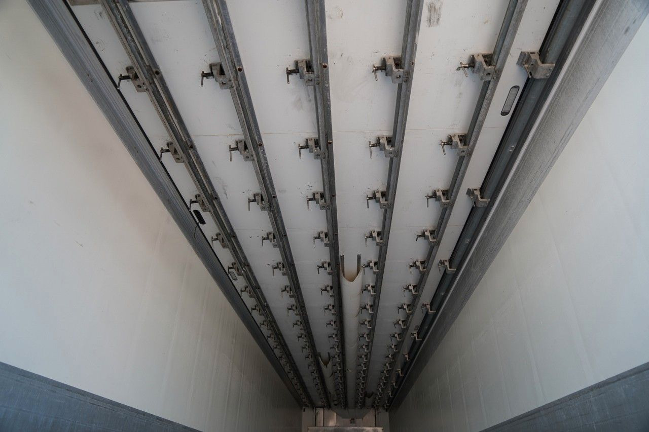 Επικαθήμενο ψυγείο Schmitz Cargobull / CHŁODNIA / THERMO KING SLX 300 / HAKÓWKA / OŚ: φωτογραφία 12 Επικαθήμενο ψυγείο Schmitz Cargobull / CHŁODNIA / THERMO KING SLX 300 / HAKÓWKA / OŚ: φωτογραφία 12