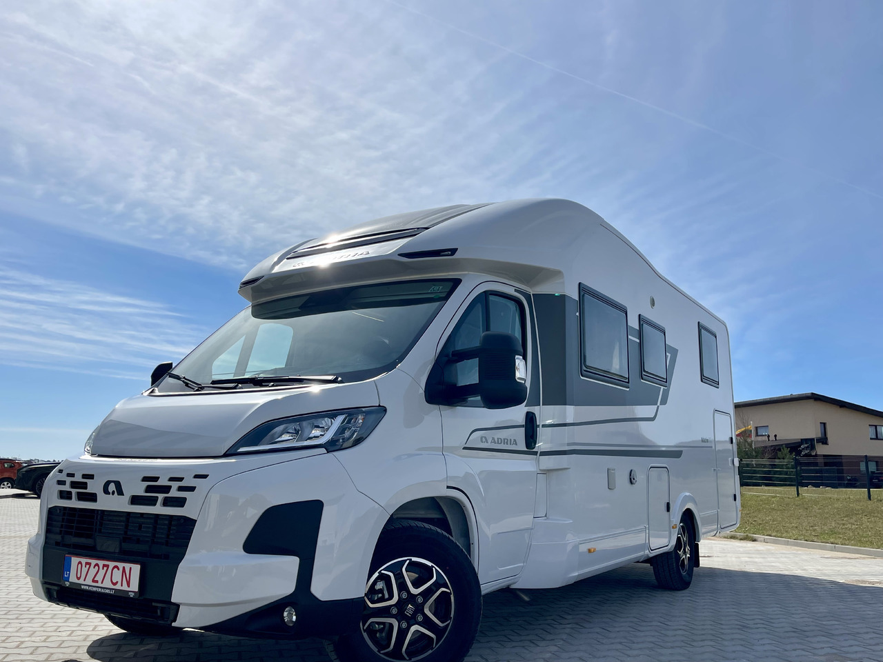 ADRIA Matrix 670 SL - Ημιενιαίο αυτοκινούμενο: φωτογραφία 1 ADRIA Matrix 670 SL - Ημιενιαίο αυτοκινούμενο: φωτογραφία 1