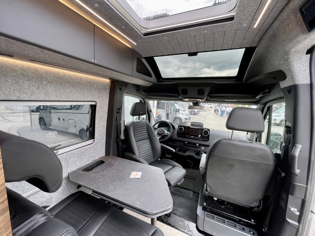 ADRIA Super Twin 600 SP - Αυτοκινούμενο βαν: φωτογραφία 5 ADRIA Super Twin 600 SP - Αυτοκινούμενο βαν: φωτογραφία 5