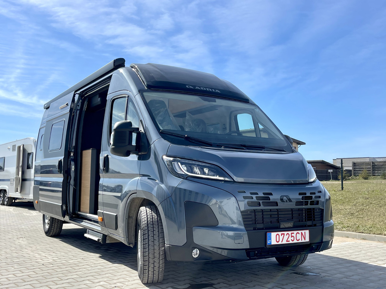 ADRIA TWIN 640 SGX - Αυτοκινούμενο βαν: φωτογραφία 1 ADRIA TWIN 640 SGX - Αυτοκινούμενο βαν: φωτογραφία 1