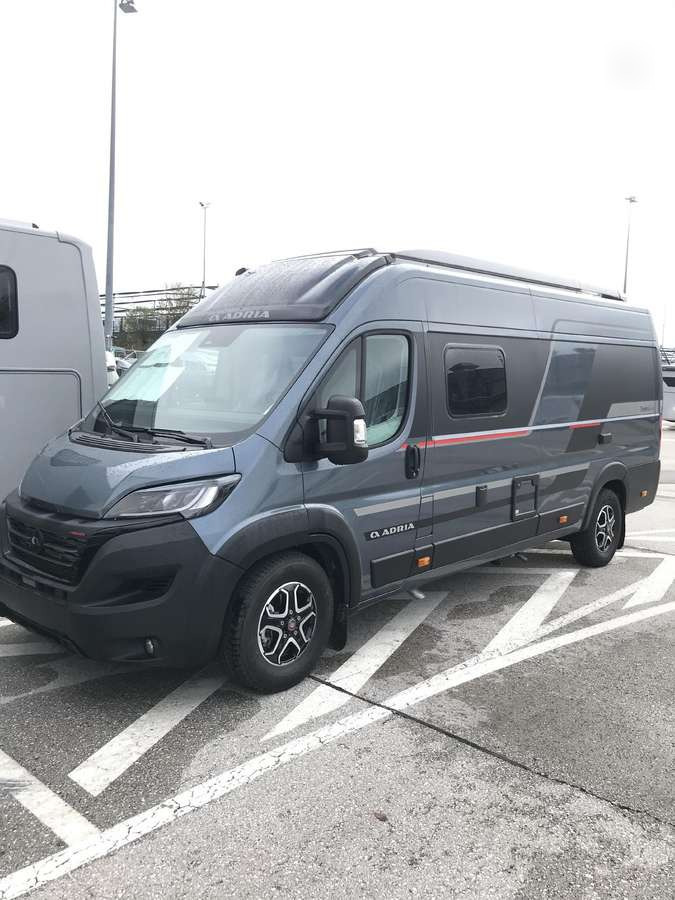 ADRIA Twin Sport 640 SG - Αυτοκινούμενο βαν: φωτογραφία 1 ADRIA Twin Sport 640 SG - Αυτοκινούμενο βαν: φωτογραφία 1