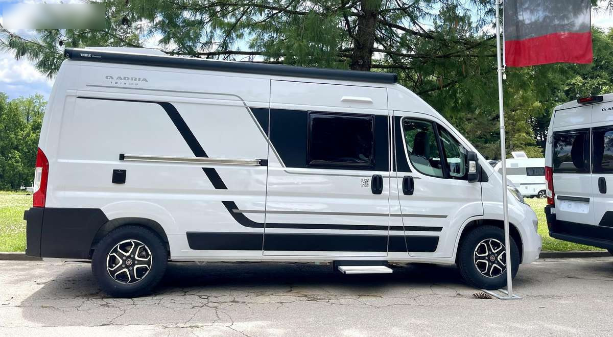 Adria Twin 600 SP Family - Αυτοκινούμενο βαν: φωτογραφία 1 Adria Twin 600 SP Family - Αυτοκινούμενο βαν: φωτογραφία 1
