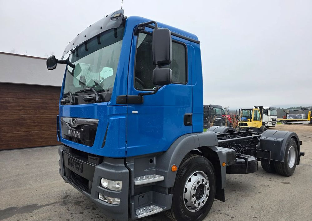 MAN TGM 18.320 urządzenie hakowe AXOR - Φορτηγό σασί: φωτογραφία 1 MAN TGM 18.320 urządzenie hakowe AXOR - Φορτηγό σασί: φωτογραφία 1