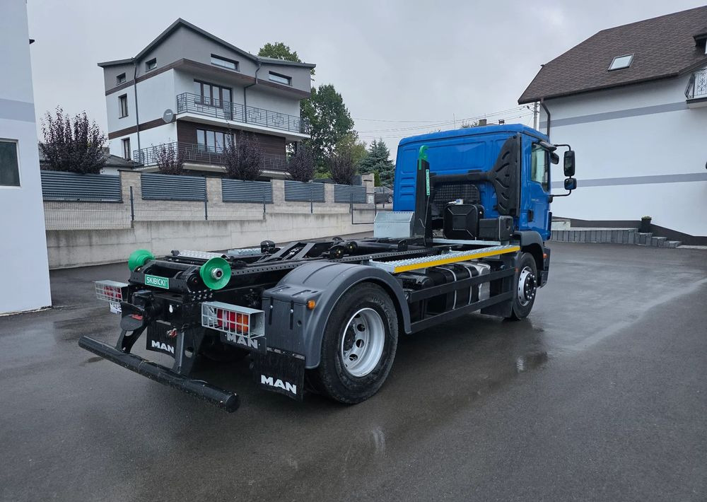 MAN TGM 18.340 urządzenie hakowe AXOR - Φορτηγό φόρτωσης γάντζου: φωτογραφία 2 MAN TGM 18.340 urządzenie hakowe AXOR - Φορτηγό φόρτωσης γάντζου: φωτογραφία 2