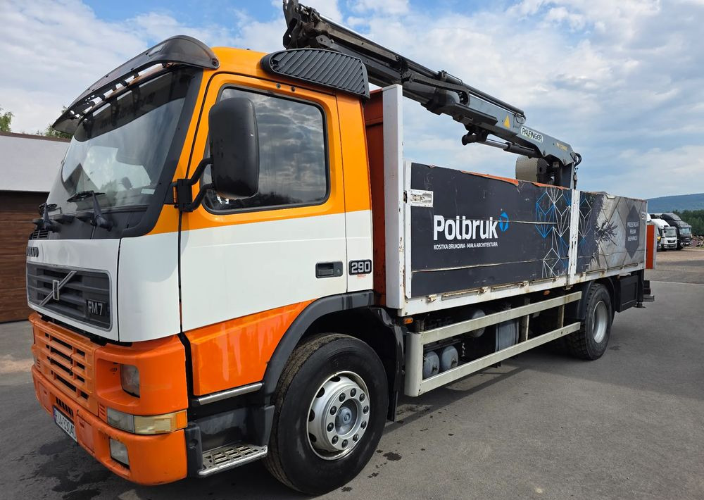 Volvo FM7 - Φορτηγό με ανοιχτή καρότσα, Φορτηγό με γερανό: φωτογραφία 1 Volvo FM7 - Φορτηγό με ανοιχτή καρότσα, Φορτηγό με γερανό: φωτογραφία 1