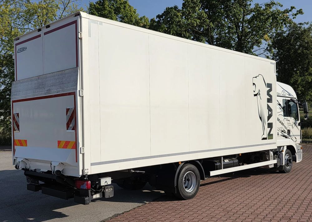 MAN TGL 12.250 / KONTENER / IZOTERMA / WINDA / 2019R / EURO 6 / PEŁEN SERWIS / 6 TON ŁADOWNOŚĆ / SPROWADZONY / ZADBANY / JAK NOWY / KSIĄŻKA SERWISOWA / E6 / 17 PALET - Φορτηγό κόφα: φωτογραφία 4 MAN TGL 12.250 / KONTENER / IZOTERMA / WINDA / 2019R / EURO 6 / PEŁEN SERWIS / 6 TON ŁADOWNOŚĆ / SPROWADZONY / ZADBANY / JAK NOWY / KSIĄŻKA SERWISOWA / E6 / 17 PALET - Φορτηγό κόφα: φωτογραφία 4