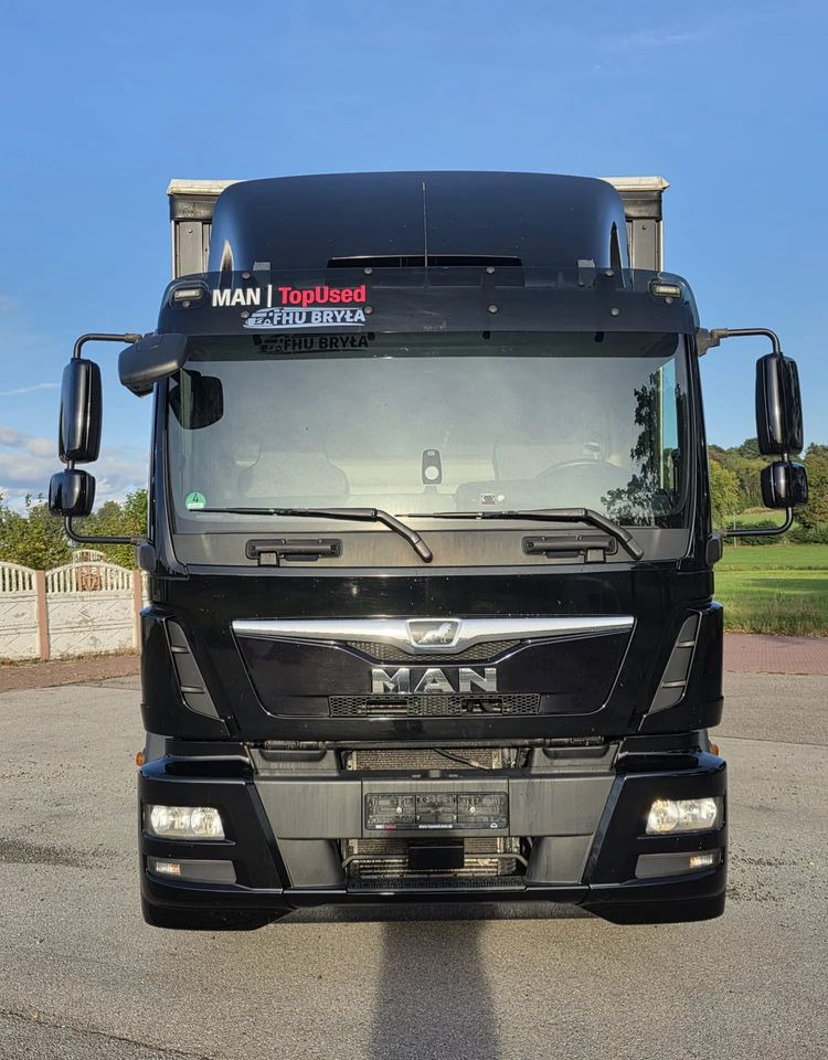 MAN TGM 12.290 / 15.290 / E6/ FIRANKA /BOCZNE DRZWI / BURTO-FIRANKA / 18PALET / WINDA / NISKI PRZEBIEG / 2018/ CAŁY NA PODUSZKACH / SERWISOWANY - Φορτηγό μουσαμάς: φωτογραφία 3 MAN TGM 12.290 / 15.290 / E6/ FIRANKA /BOCZNE DRZWI / BURTO-FIRANKA / 18PALET / WINDA / NISKI PRZEBIEG / 2018/ CAŁY NA PODUSZKACH / SERWISOWANY - Φορτηγό μουσαμάς: φωτογραφία 3