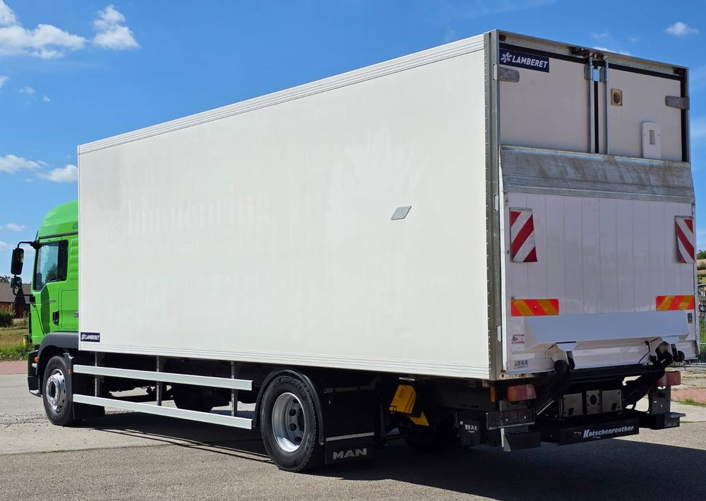 MAN TGM 18.340 / 18.290 / 15.290 / IZOTERMA / WINDA / 19PALET /E6 / SPROWADZONY / AUTOMAT / SYPIALKA / PIERWSZY WŁAŚCICIEL / BOCZNE DRZWI / STAN BARDZO DOBRY - Φορτηγό ψυγείο: φωτογραφία 3 MAN TGM 18.340 / 18.290 / 15.290 / IZOTERMA / WINDA / 19PALET /E6 / SPROWADZONY / AUTOMAT / SYPIALKA / PIERWSZY WŁAŚCICIEL / BOCZNE DRZWI / STAN BARDZO DOBRY - Φορτηγό ψυγείο: φωτογραφία 3