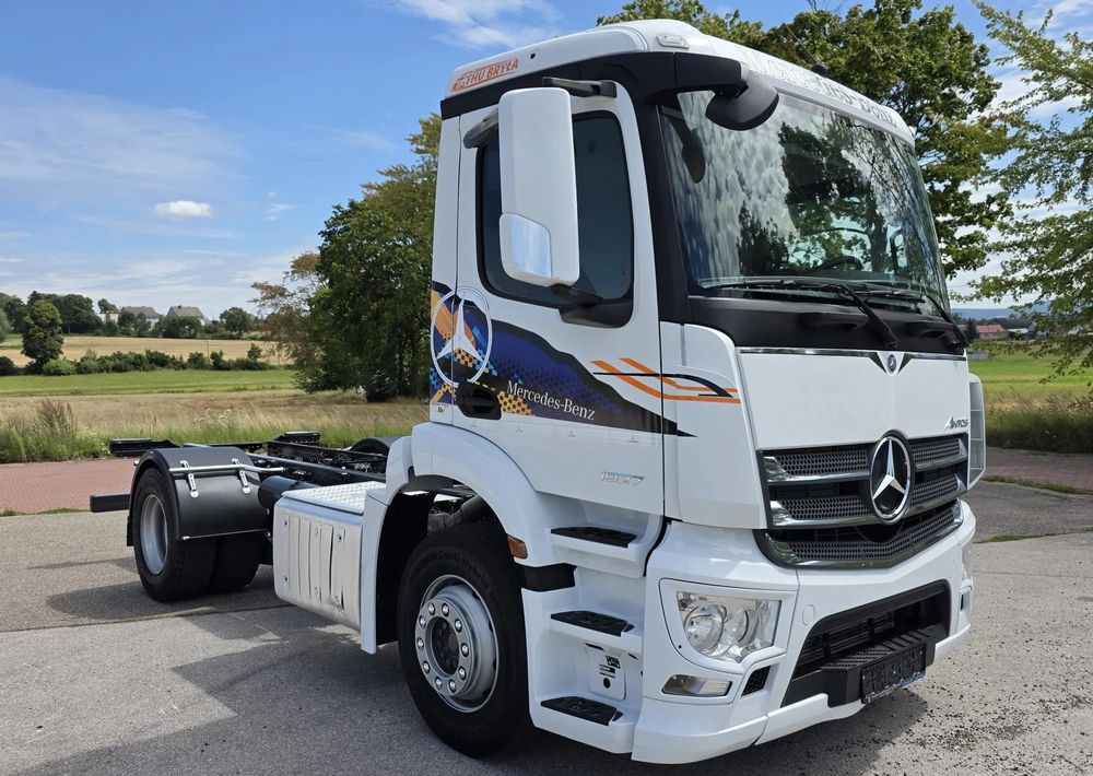 Mercedes-Benz ANTOS 1827 / ATEGO / ACTROS / E6 / ROZSTAW OSI 3.75M / WYWROT / BECZKA / UTRZYMANIE DRÓG / HAKOWIEC / SPROWADZONY / PIERWSZY WŁAŚCICIEL / STAN BDB - Φορτηγό σασί: φωτογραφία 2 Mercedes-Benz ANTOS 1827 / ATEGO / ACTROS / E6 / ROZSTAW OSI 3.75M / WYWROT / BECZKA / UTRZYMANIE DRÓG / HAKOWIEC / SPROWADZONY / PIERWSZY WŁAŚCICIEL / STAN BDB - Φορτηγό σασί: φωτογραφία 2