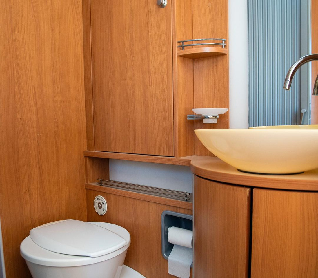 Ενιαίο αυτοκινούμενο Bürstner BURSTNER VISEO I 726: φωτογραφία 15