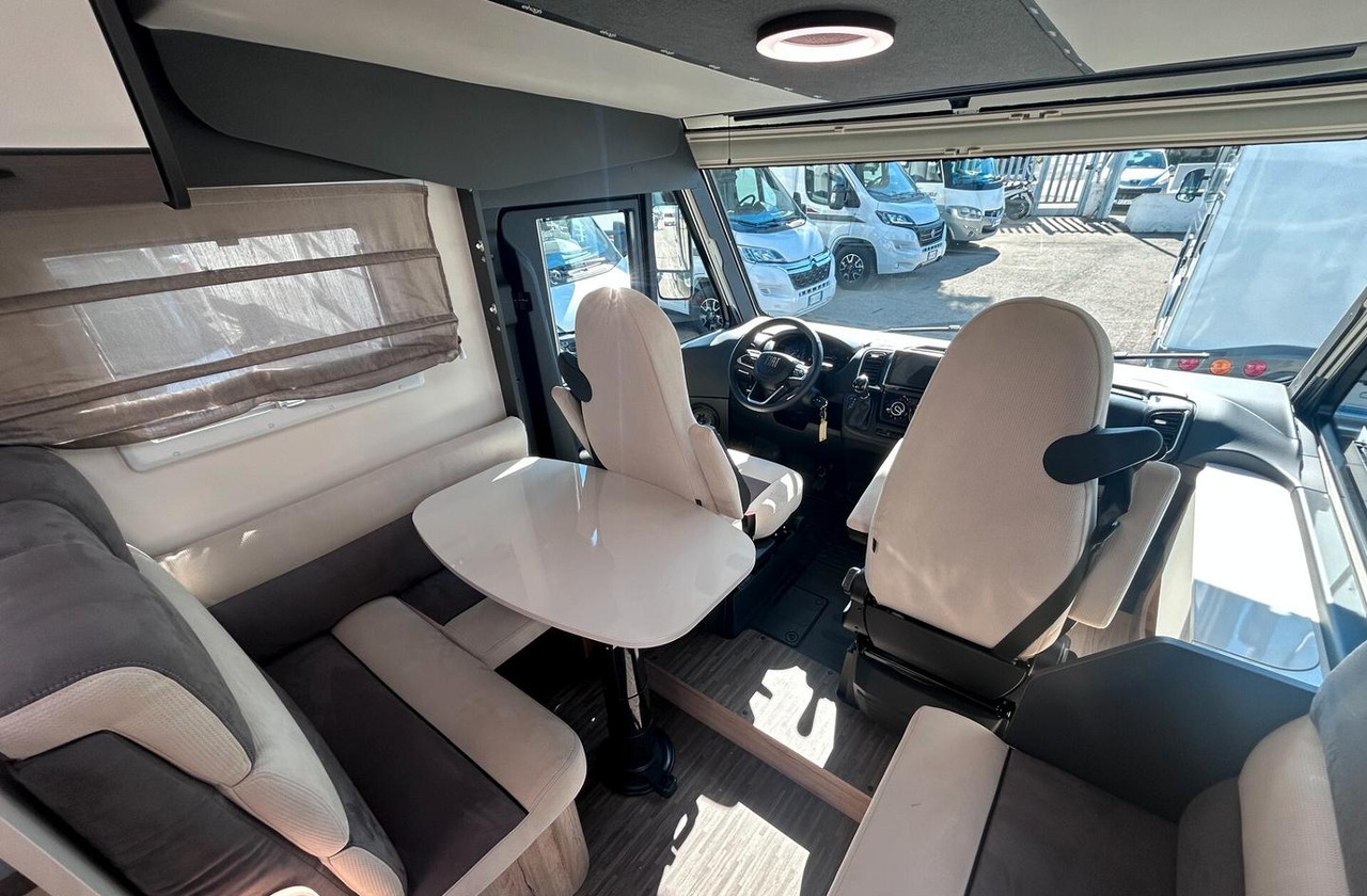 Elnagh MAGNUM 530 - Τροχόσπιτο: φωτογραφία 3 Elnagh MAGNUM 530 - Τροχόσπιτο: φωτογραφία 3