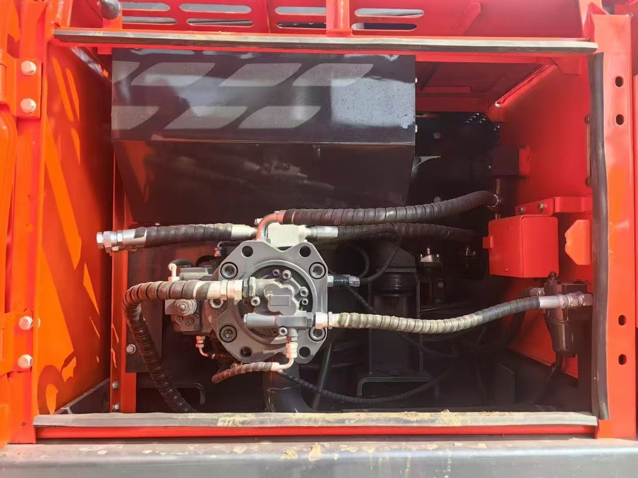 DOOSAN Dx225 - Ερπυστριοφόρος εκσκαφέας: φωτογραφία 4 DOOSAN Dx225 - Ερπυστριοφόρος εκσκαφέας: φωτογραφία 4
