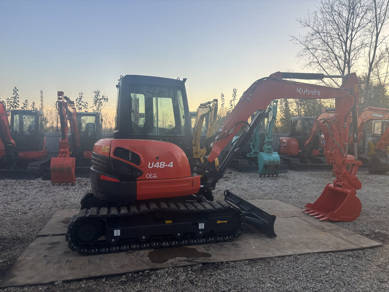 KUBOTA Kubota U48-4 - Μίνι εκσκαφέας: φωτογραφία 1 KUBOTA Kubota U48-4 - Μίνι εκσκαφέας: φωτογραφία 1