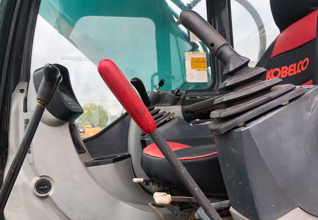 Kobelco SK 210-8 - Ερπυστριοφόρος εκσκαφέας: φωτογραφία 5 Kobelco SK 210-8 - Ερπυστριοφόρος εκσκαφέας: φωτογραφία 5