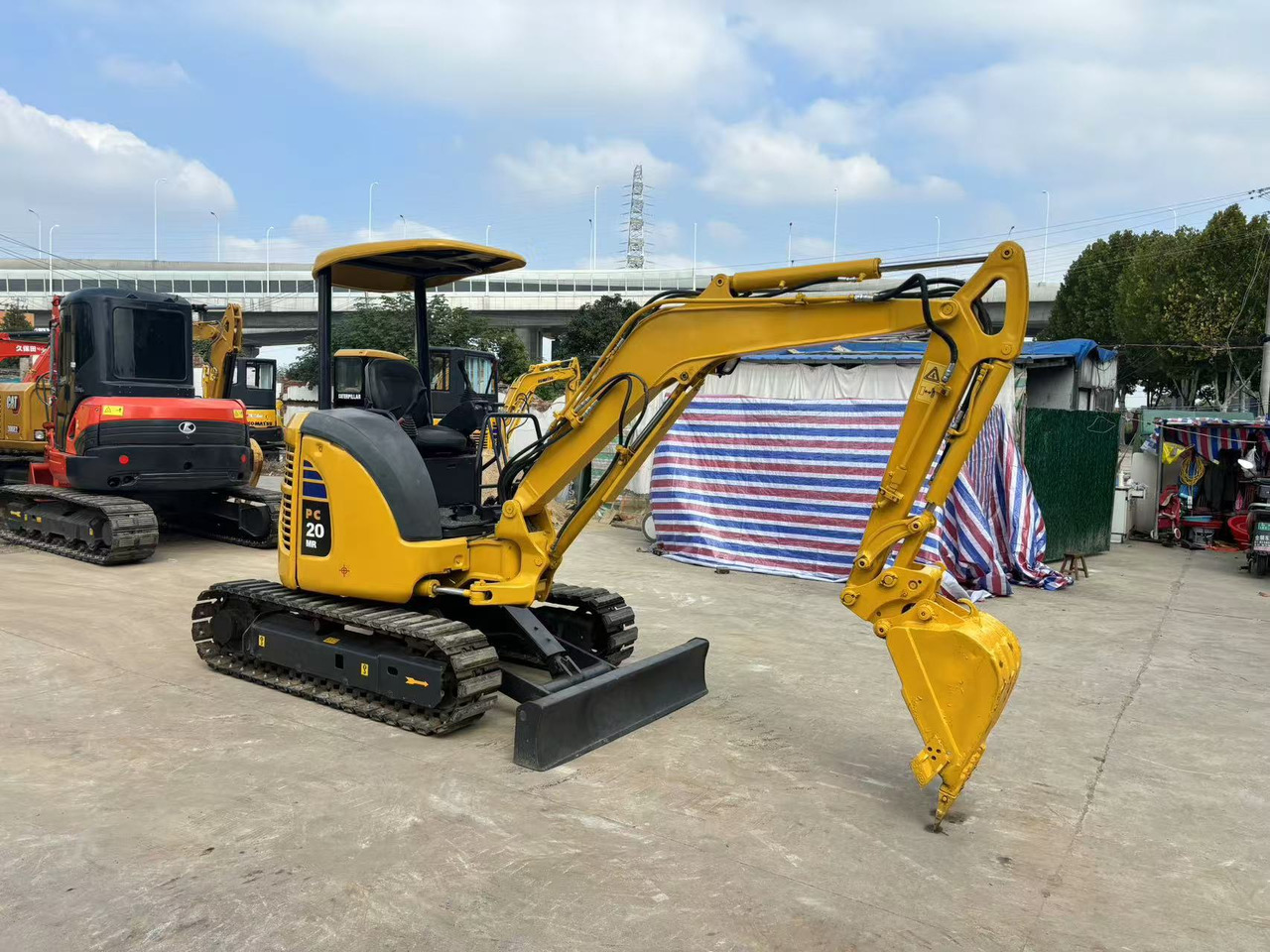 Komatsu Komatsu 20, Komatsu 20 - Μίνι εκσκαφέας: φωτογραφία 3 Komatsu Komatsu 20, Komatsu 20 - Μίνι εκσκαφέας: φωτογραφία 3