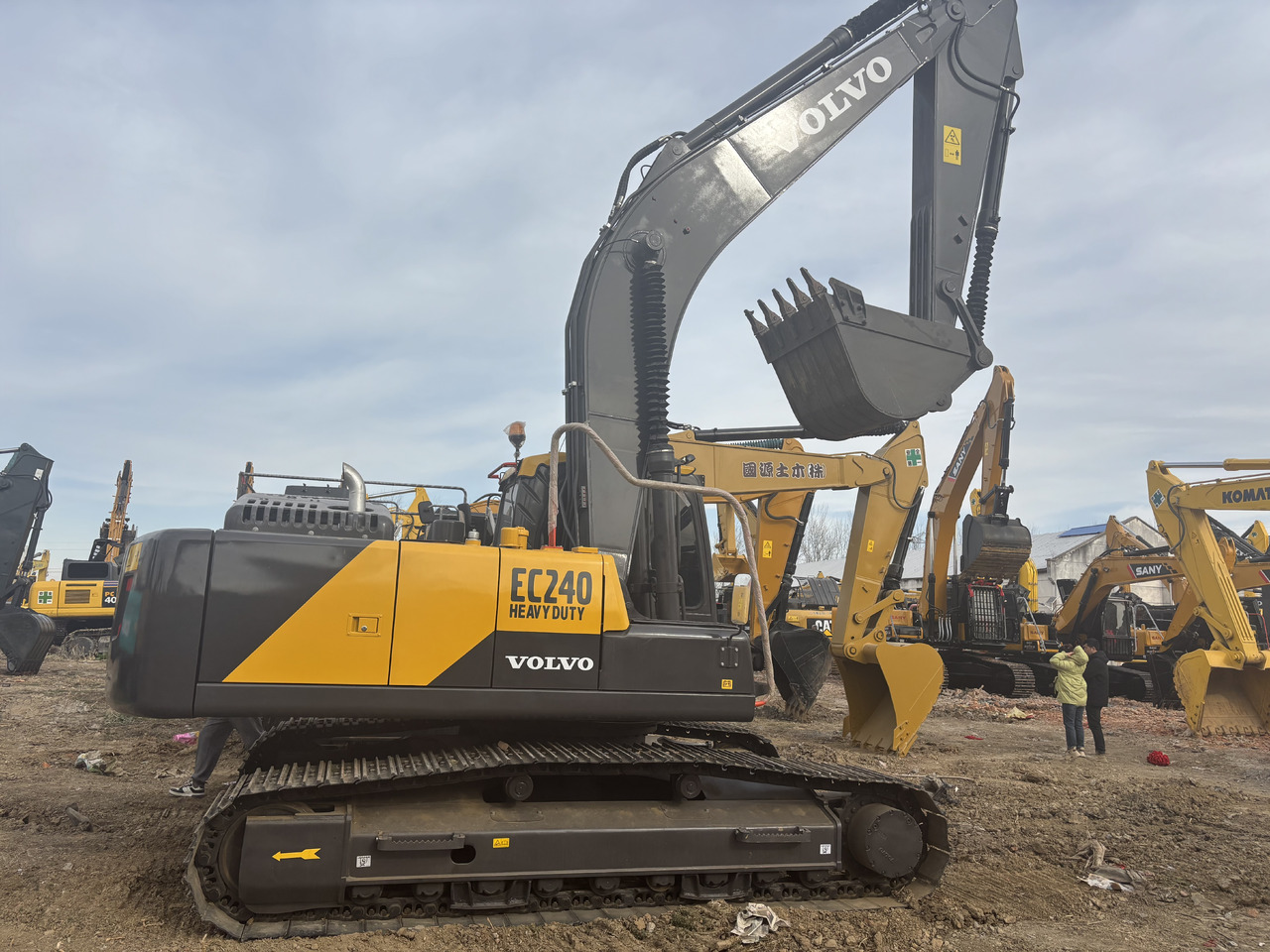 Volvo EC 240 - Ερπυστριοφόρος εκσκαφέας: φωτογραφία 1 Volvo EC 240 - Ερπυστριοφόρος εκσκαφέας: φωτογραφία 1