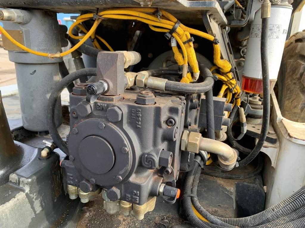 Μίσθωση Bomag BW 213 D H-4  Bomag BW 213 D H-4: φωτογραφία 8