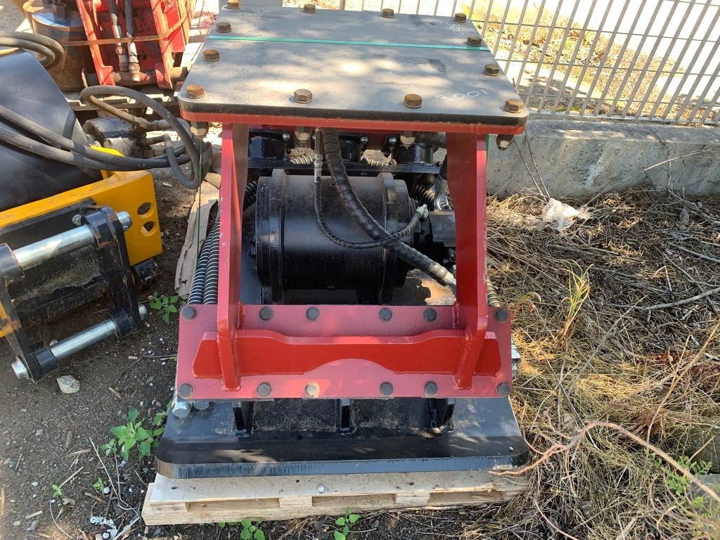 DCE EE08EC VIBRATING PLATE - Δονητική πλάκα: φωτογραφία 2 DCE EE08EC VIBRATING PLATE - Δονητική πλάκα: φωτογραφία 2