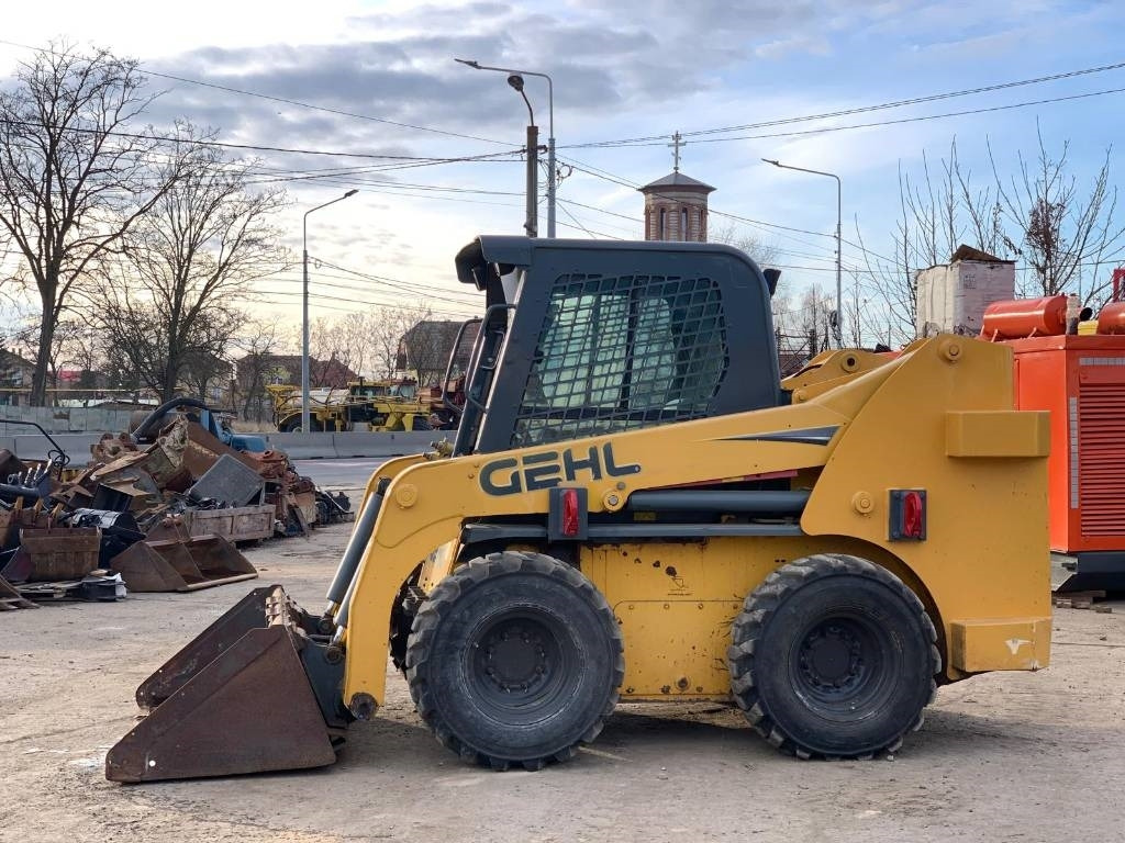 Gehl R 260 - Φορτωτής πλάγιας ολίσθησης: φωτογραφία 2 Gehl R 260 - Φορτωτής πλάγιας ολίσθησης: φωτογραφία 2