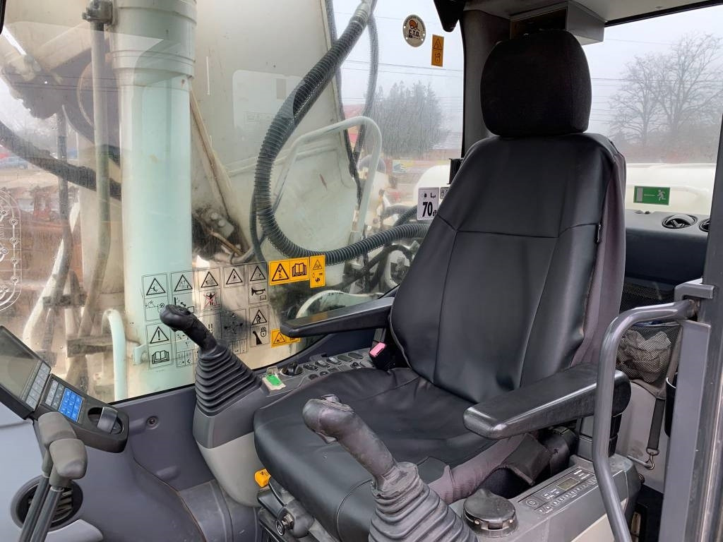 Ερπυστριοφόρος εκσκαφέας Komatsu PC 240 NLC-8: φωτογραφία 9