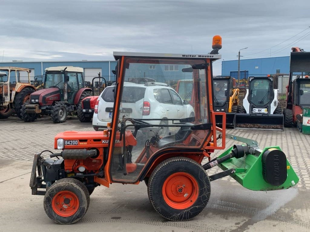 Kubota B 4200 - Τρακτέρ: φωτογραφία 2 Kubota B 4200 - Τρακτέρ: φωτογραφία 2