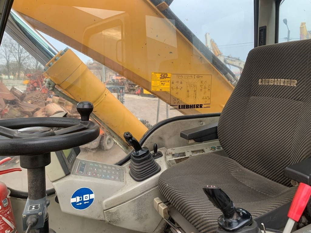 Τροχοφόρος εκσκαφέας Liebherr A 904 C: φωτογραφία 7 Τροχοφόρος εκσκαφέας Liebherr A 904 C: φωτογραφία 7