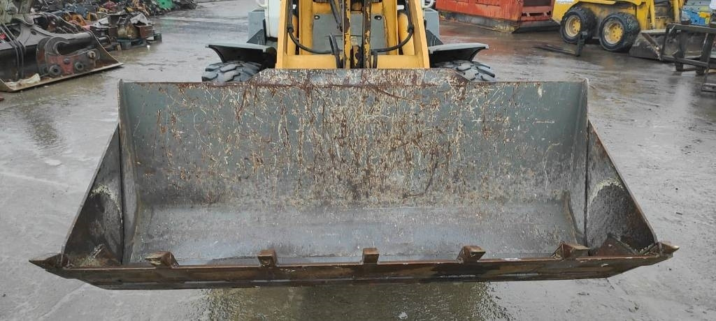 Liebherr L 506 - Ελαστιχοφόρος φορτωτής: φωτογραφία 2 Liebherr L 506 - Ελαστιχοφόρος φορτωτής: φωτογραφία 2