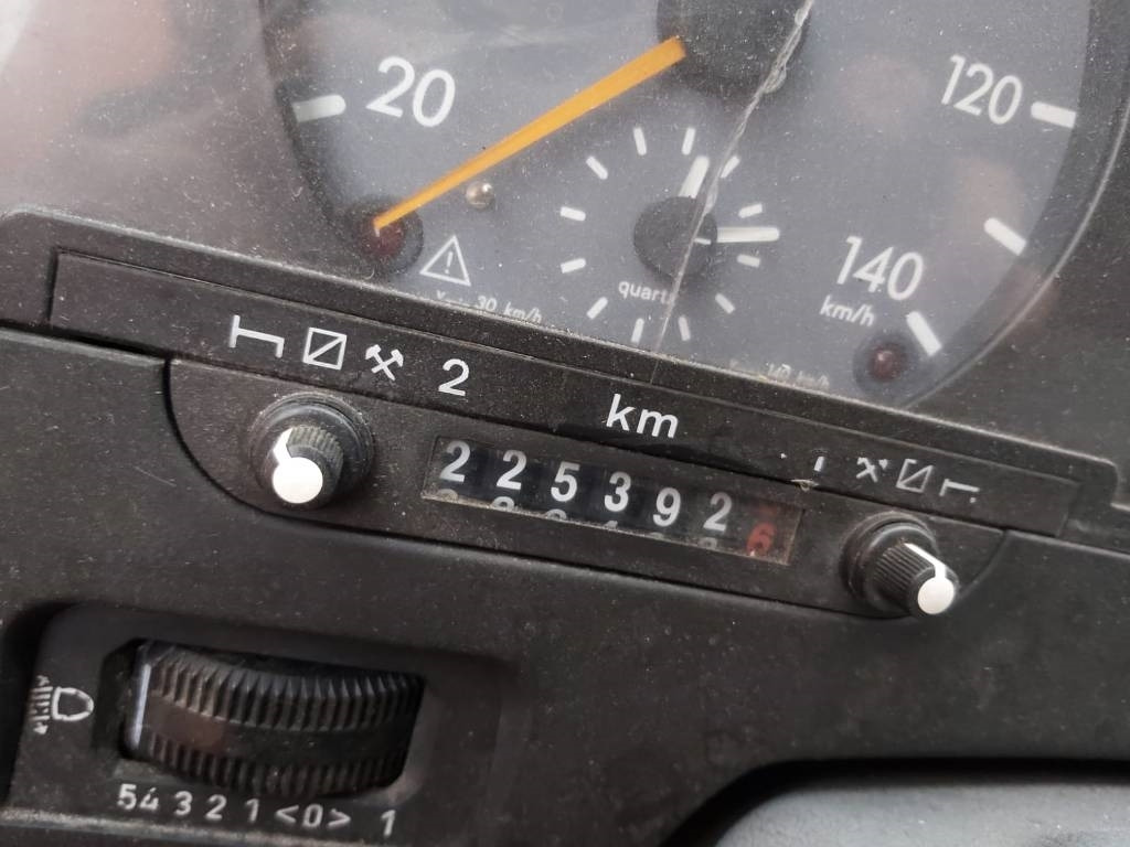 Φορτηγό κόφα Mercedes-Benz 814D: φωτογραφία 7 Φορτηγό κόφα Mercedes-Benz 814D: φωτογραφία 7