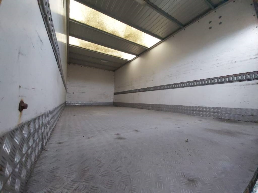 Mercedes-Benz 814D - Φορτηγό κόφα: φωτογραφία 5 Mercedes-Benz 814D - Φορτηγό κόφα: φωτογραφία 5