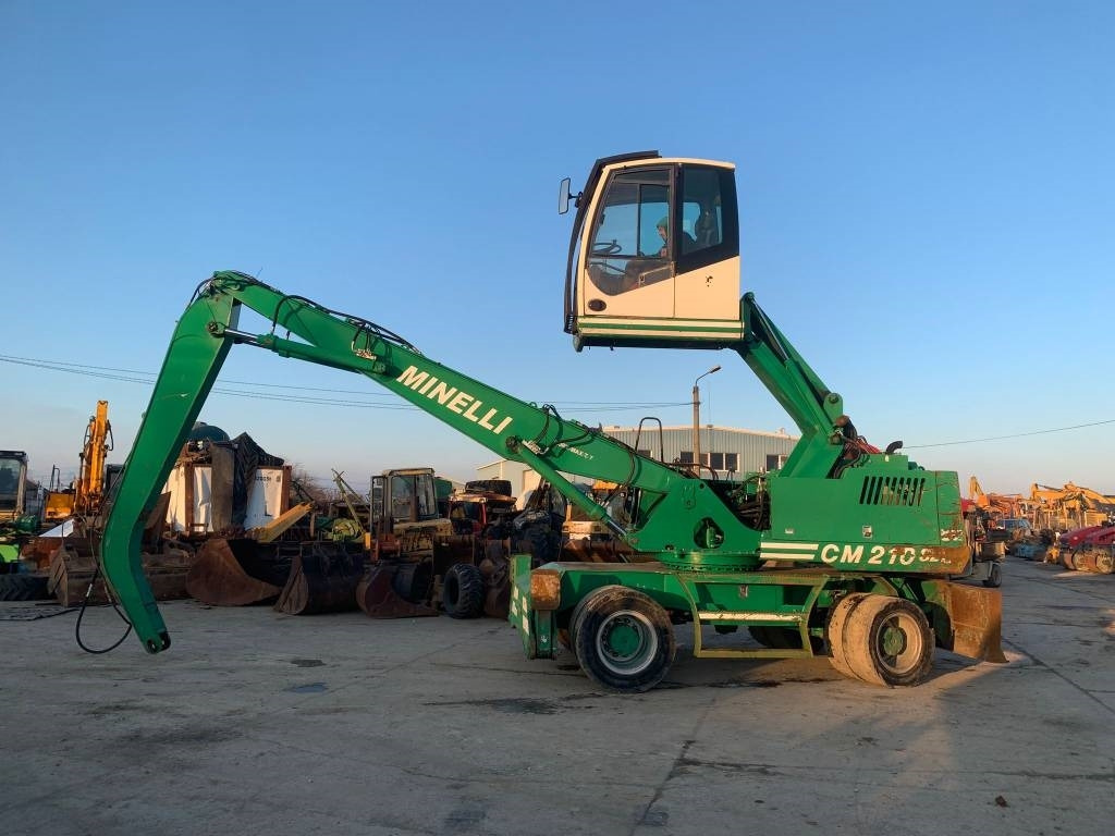 Minelli CM210 - Τροχοφόρος εκσκαφέας: φωτογραφία 2 Minelli CM210 - Τροχοφόρος εκσκαφέας: φωτογραφία 2