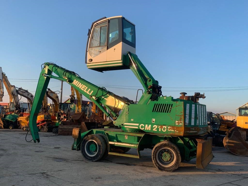 Minelli CM210 - Τροχοφόρος εκσκαφέας: φωτογραφία 3 Minelli CM210 - Τροχοφόρος εκσκαφέας: φωτογραφία 3