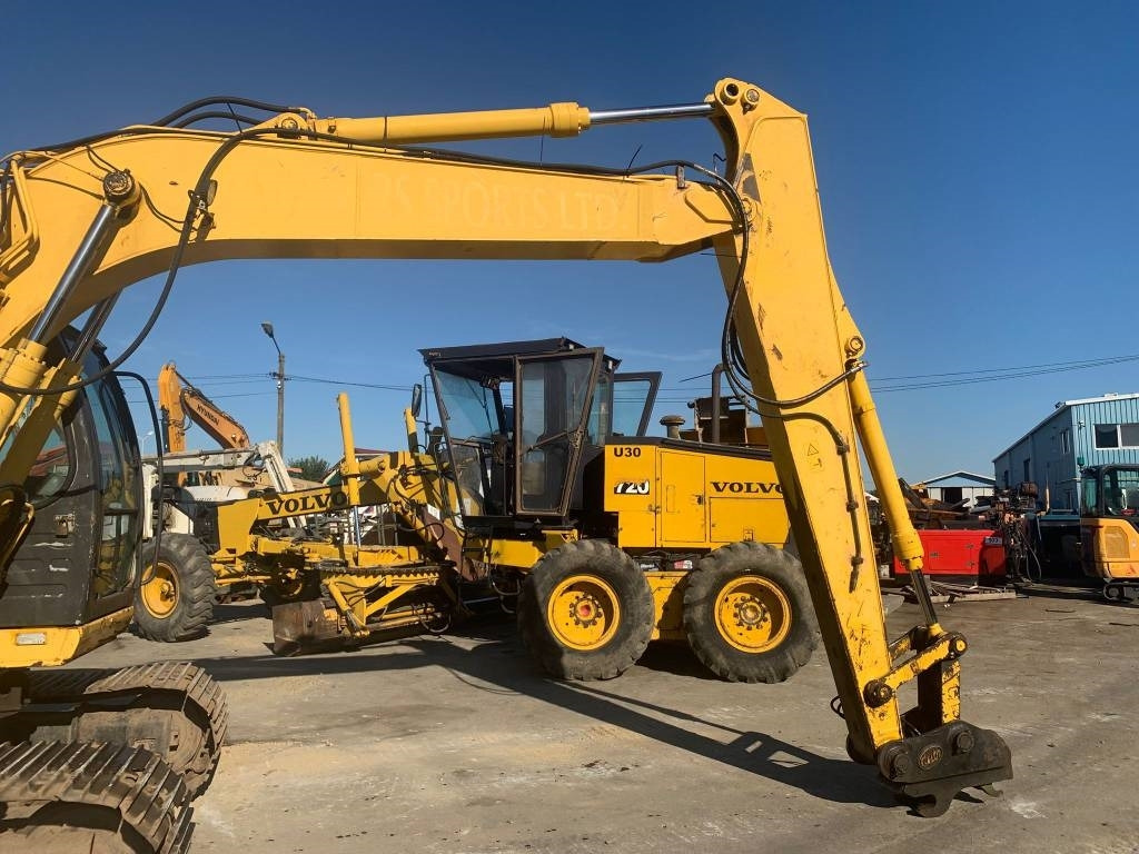 New Holland E 135 SR - Ερπυστριοφόρος εκσκαφέας: φωτογραφία 4 New Holland E 135 SR - Ερπυστριοφόρος εκσκαφέας: φωτογραφία 4