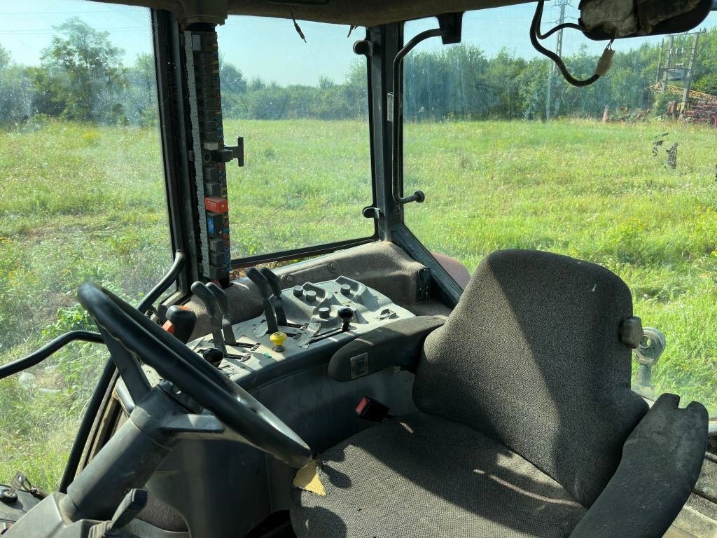 Τρακτέρ New Holland G 210: φωτογραφία 9