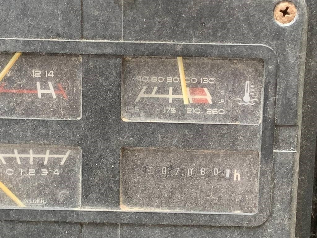 Θεριζοαλωνιστική μηχανή New Holland TX 32: φωτογραφία 9