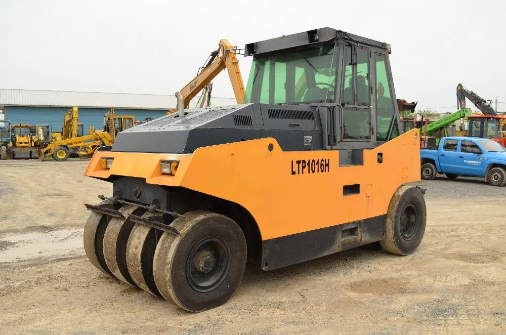 Sinoway LTP1016H - Πνευματικός οδοστρωτήρας: φωτογραφία 1 Sinoway LTP1016H - Πνευματικός οδοστρωτήρας: φωτογραφία 1