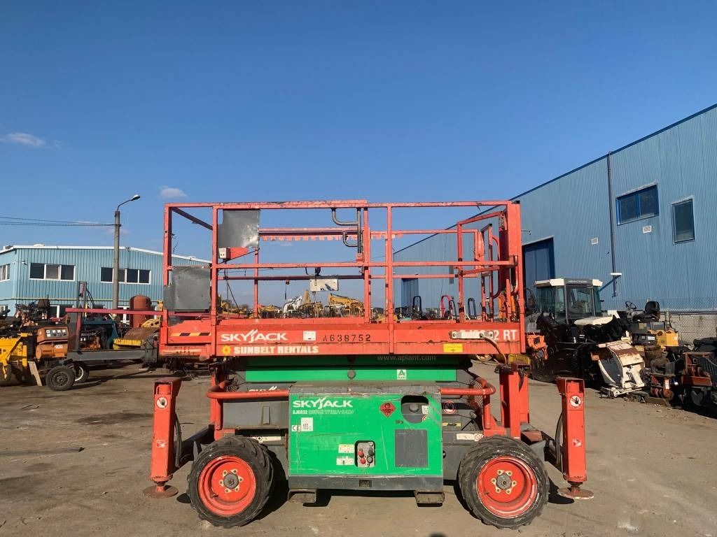 SkyJack SJ 6832 RT  - Ψαλιδωτό ανυψωτικό: φωτογραφία 3 SkyJack SJ 6832 RT  - Ψαλιδωτό ανυψωτικό: φωτογραφία 3