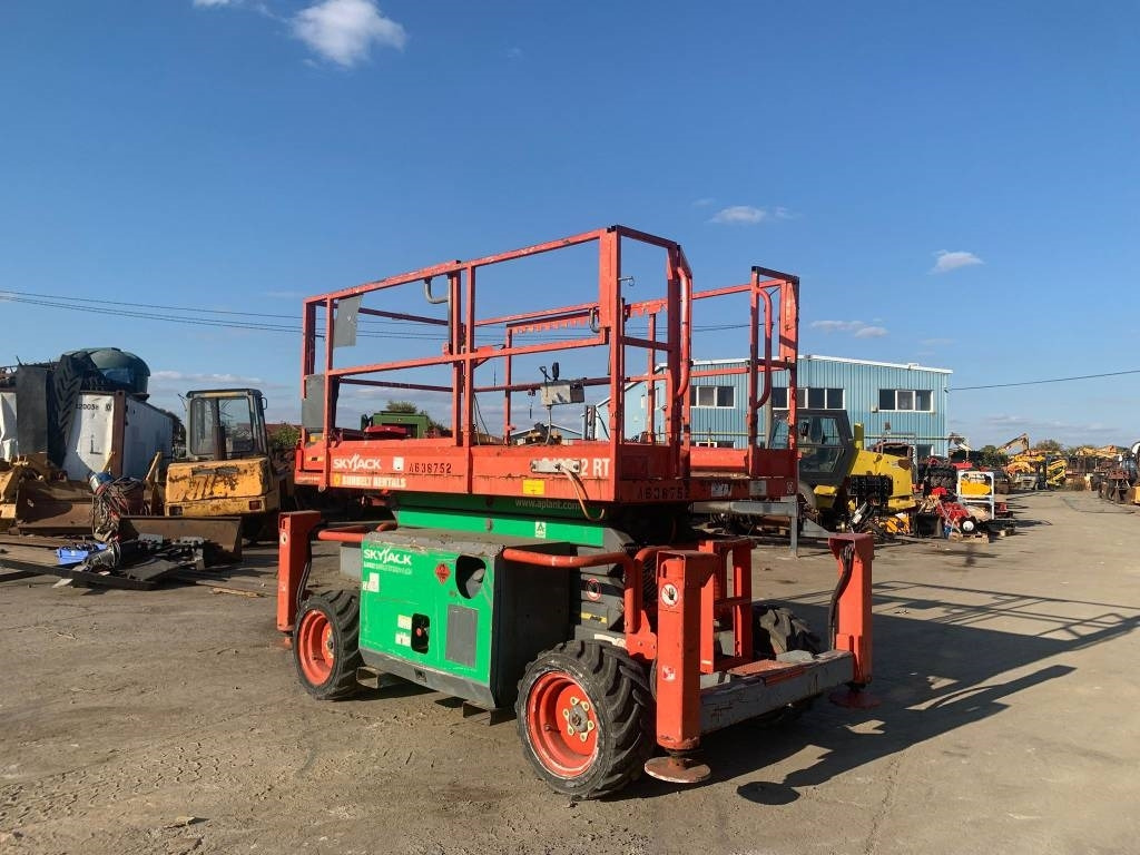 SkyJack SJ 6832 RT  - Ψαλιδωτό ανυψωτικό: φωτογραφία 2 SkyJack SJ 6832 RT  - Ψαλιδωτό ανυψωτικό: φωτογραφία 2
