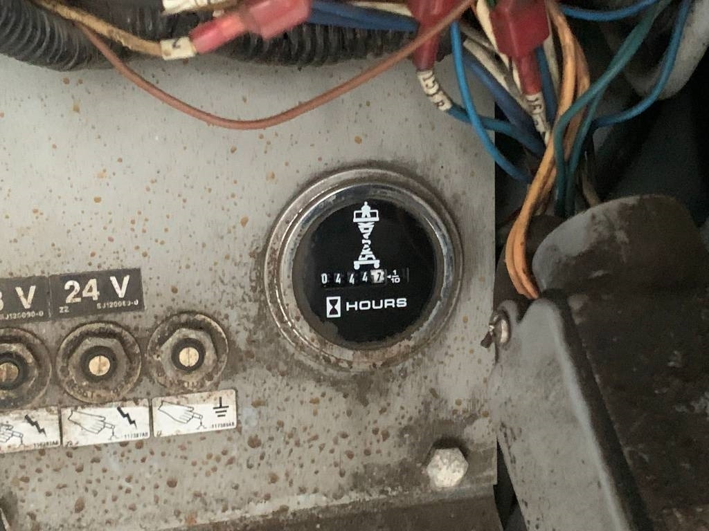 Ψαλιδωτό ανυψωτικό SkyJack SJ 8841: φωτογραφία 7