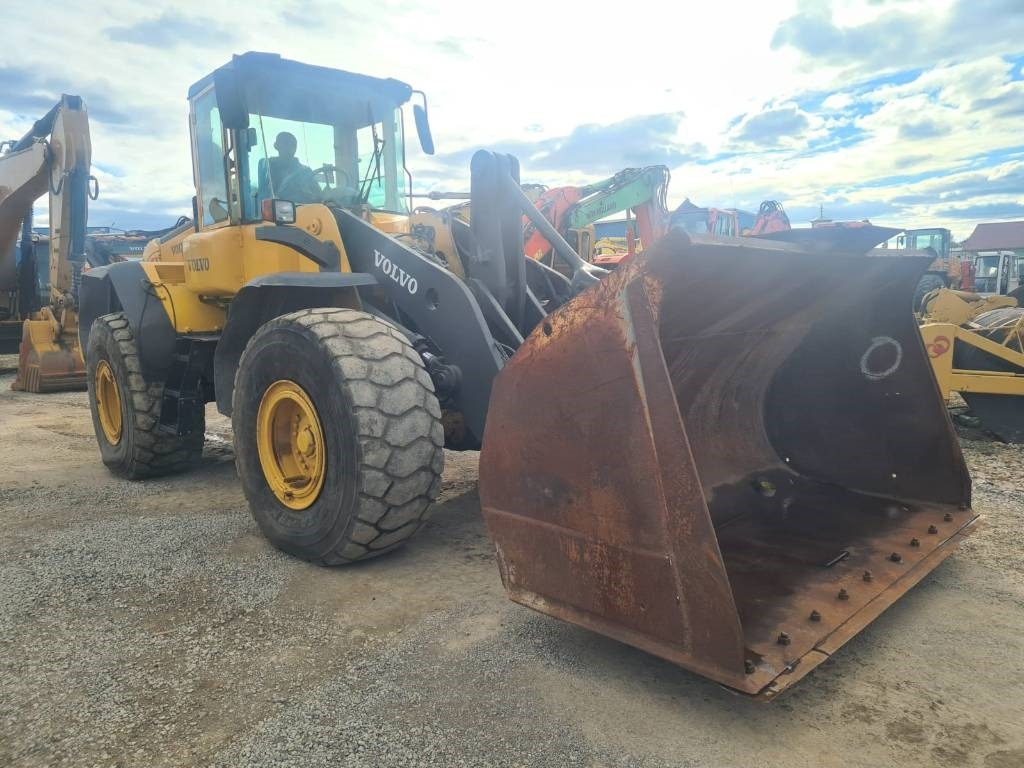 Volvo L 120 E - Ελαστιχοφόρος φορτωτής: φωτογραφία 2 Volvo L 120 E - Ελαστιχοφόρος φορτωτής: φωτογραφία 2