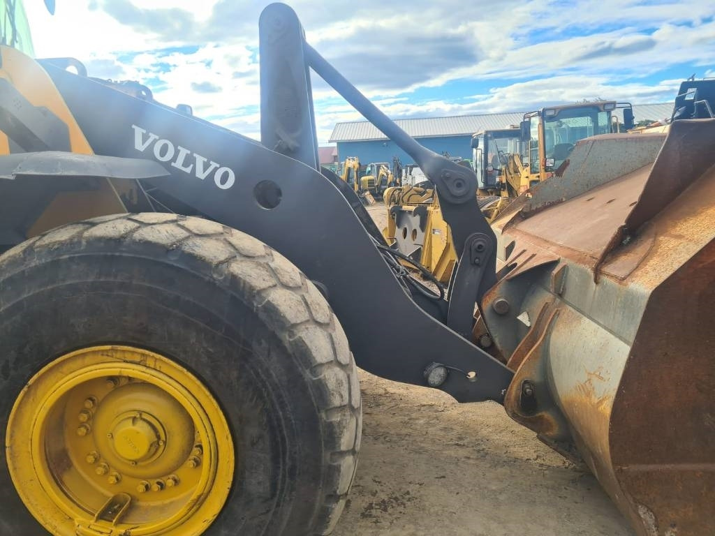 Volvo L 120 E - Ελαστιχοφόρος φορτωτής: φωτογραφία 3 Volvo L 120 E - Ελαστιχοφόρος φορτωτής: φωτογραφία 3