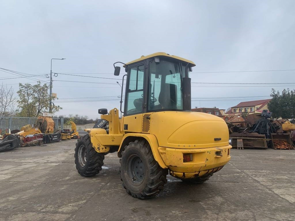 Volvo L 35 B - Ελαστιχοφόρος φορτωτής: φωτογραφία 4 Volvo L 35 B - Ελαστιχοφόρος φορτωτής: φωτογραφία 4