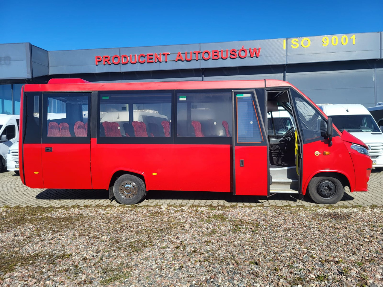 IVECO Daily Kapena- 35 Miejsc - Μικρό λεωφορείο, Επιβατικό βαν: φωτογραφία 4 IVECO Daily Kapena- 35 Miejsc - Μικρό λεωφορείο, Επιβατικό βαν: φωτογραφία 4