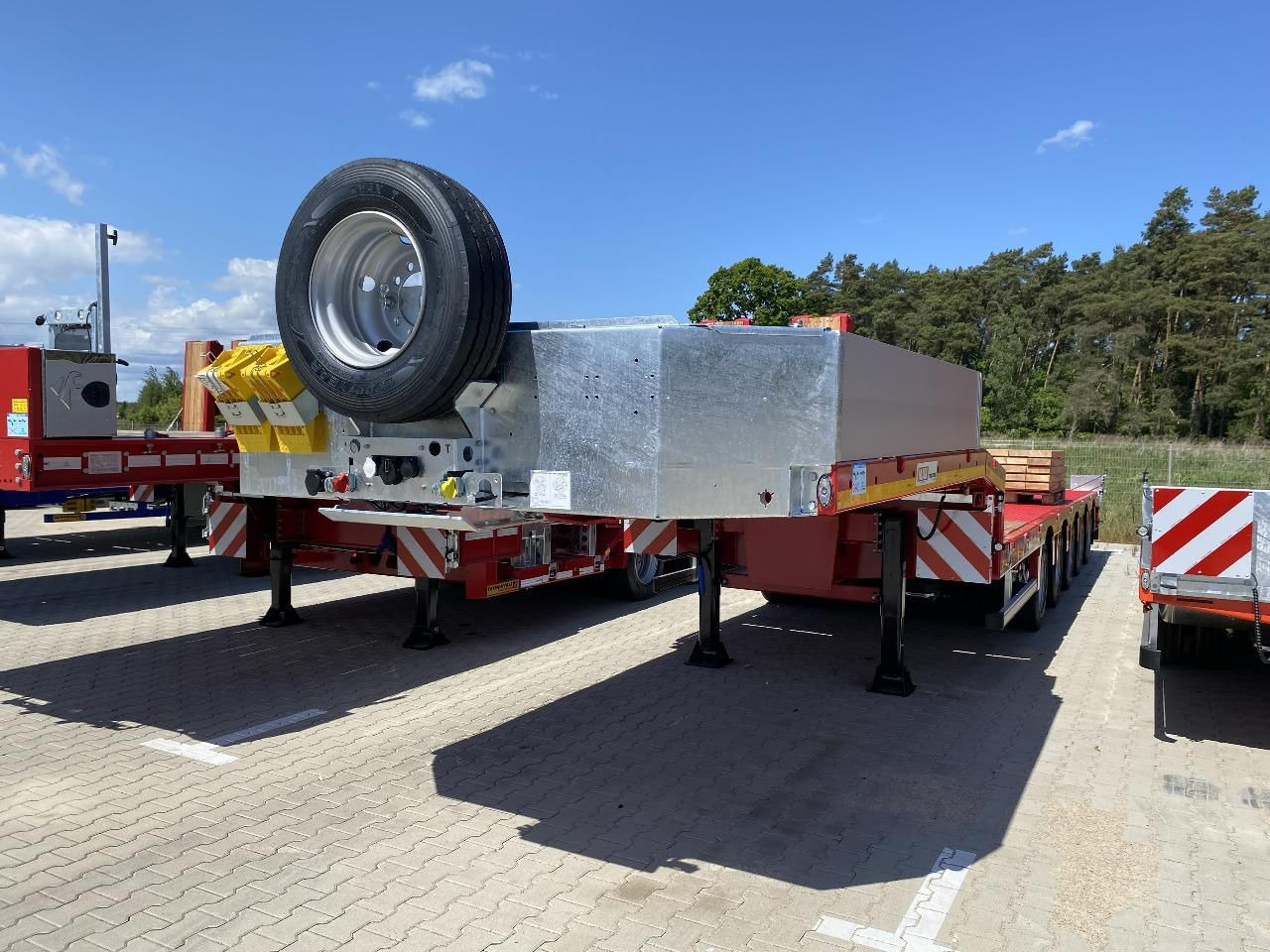 FAYMONVILLE MAXTRAILER MAX100 - Επικαθήμενο με χαμηλό δάπεδο: φωτογραφία 3 FAYMONVILLE MAXTRAILER MAX100 - Επικαθήμενο με χαμηλό δάπεδο: φωτογραφία 3